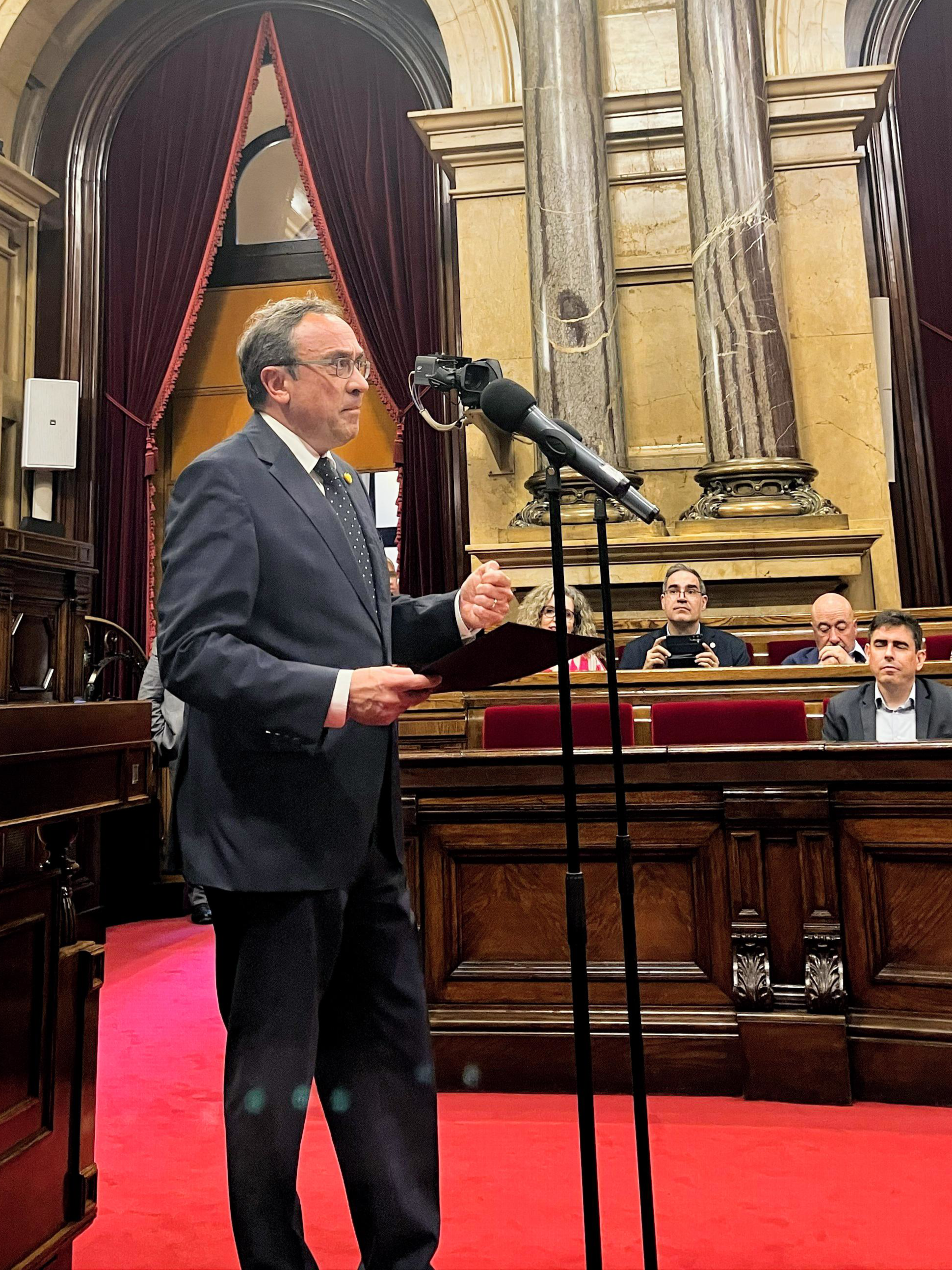 Fotografia del president del Parlament presentant el seu discurs